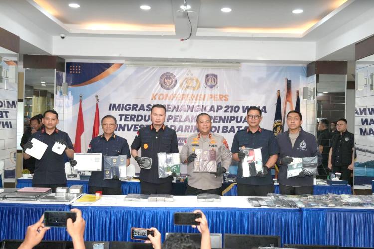 Markas Penipu Internasional Terbongkar di Batam, Ratusan WNA China dan Vietnam Diciduk