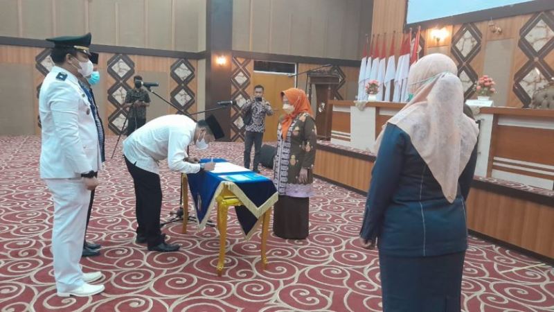 Sebelum Habis Jabatan Firdaus-Ayat, Sempat Lakukan Perombakan  Jabatan