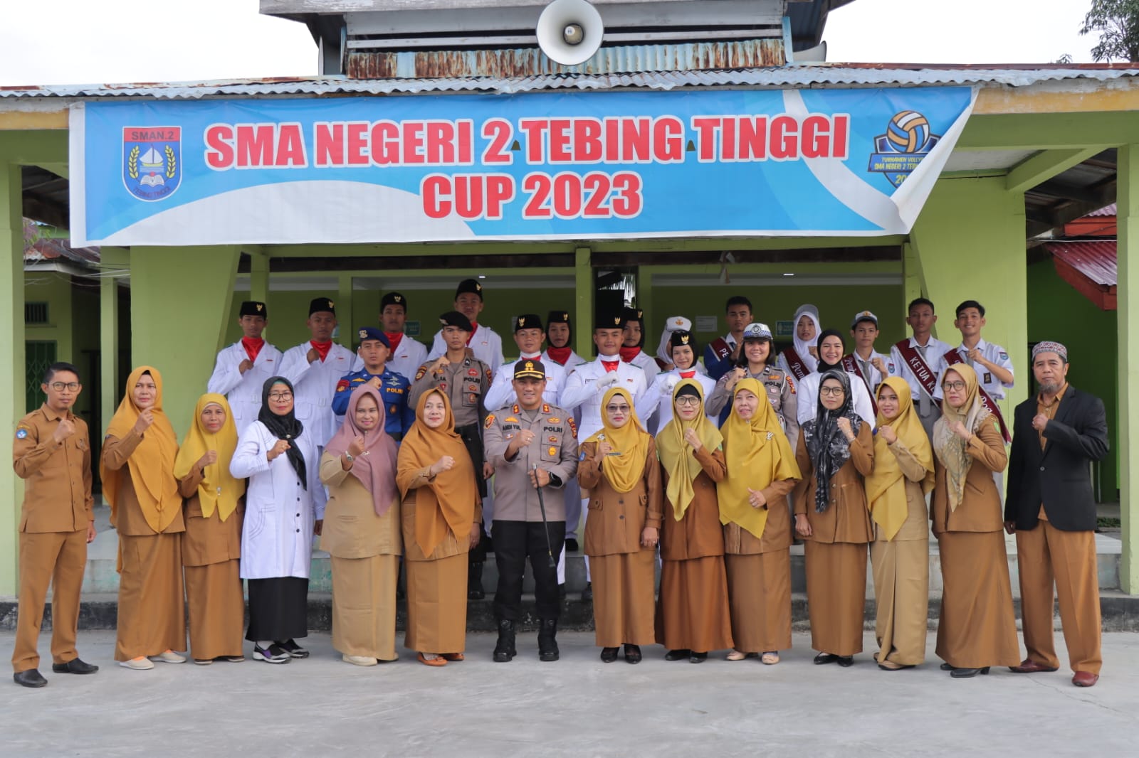 Pimpin Upacara Senin di SMAN 2 Tebingtinggi, Kapolres Meranti Berikan Berbagai Motivasi kepada Siswa-siswi
