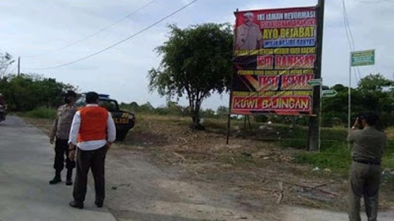 Geger Baliho Memaki Pemerintah Bikinan Kades Sragen: Lebih Enak Zaman PKI!