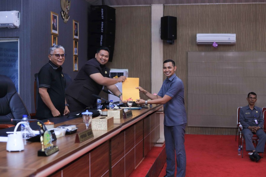 Fraksi DPRD Sampaikan Pandum Terhadap Penyampaian Nota Keuangan Atas Ranperda Kepulauan Meranti Tentang Perubahan APBD 2025