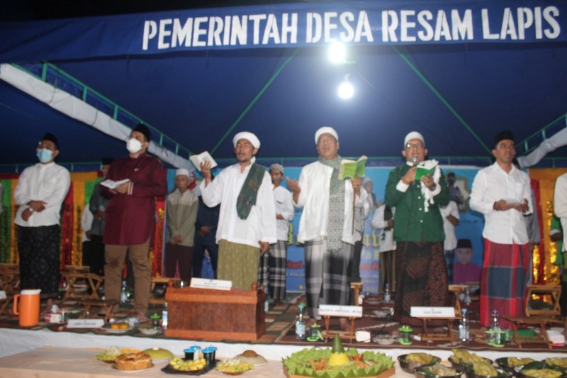 Camat Bantan Hadiri Sholawatan Hari Jadi ke-8 Desa Resam Lapis