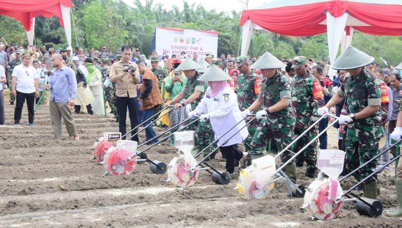TNI AD dan PHR Bersinergi Dukung Program Ketahanan Pangan Nasional di Kabupaten Bengkalis