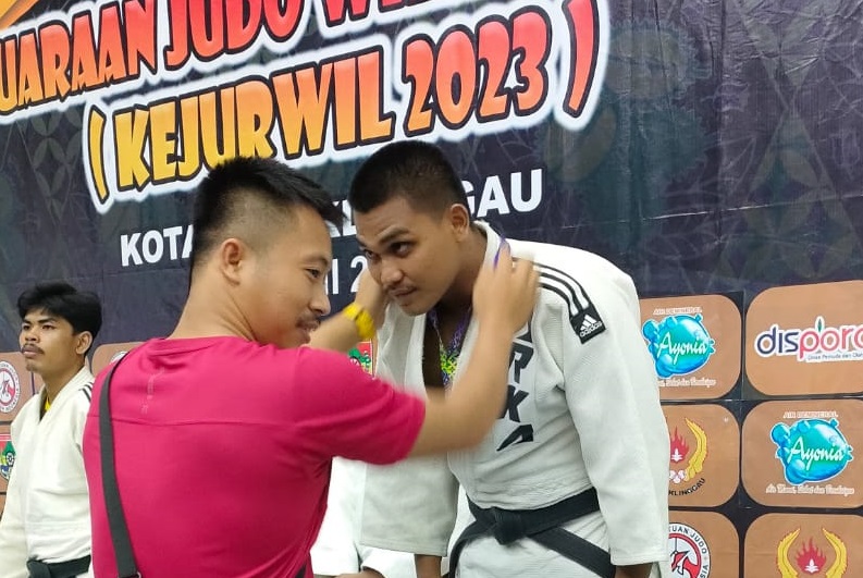 Mahasiswa Fakultas Hukum Unilak Raih Juara Tiga di Kejuaran Judo Wilayah Barat di Sumsel