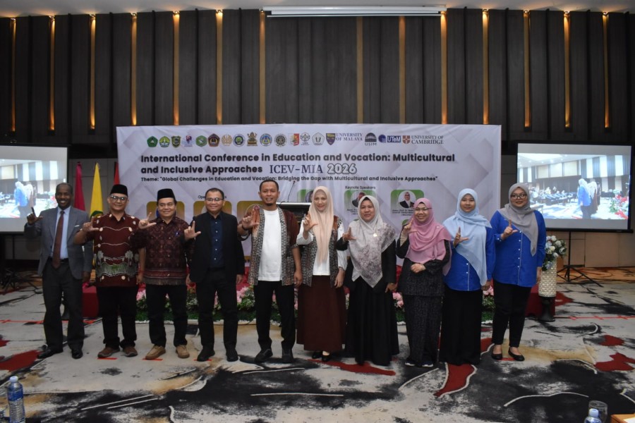 Wako Pekanbaru  Buka Seminar Internasional Fakultas Pendidikan dan Vokasi Unilak