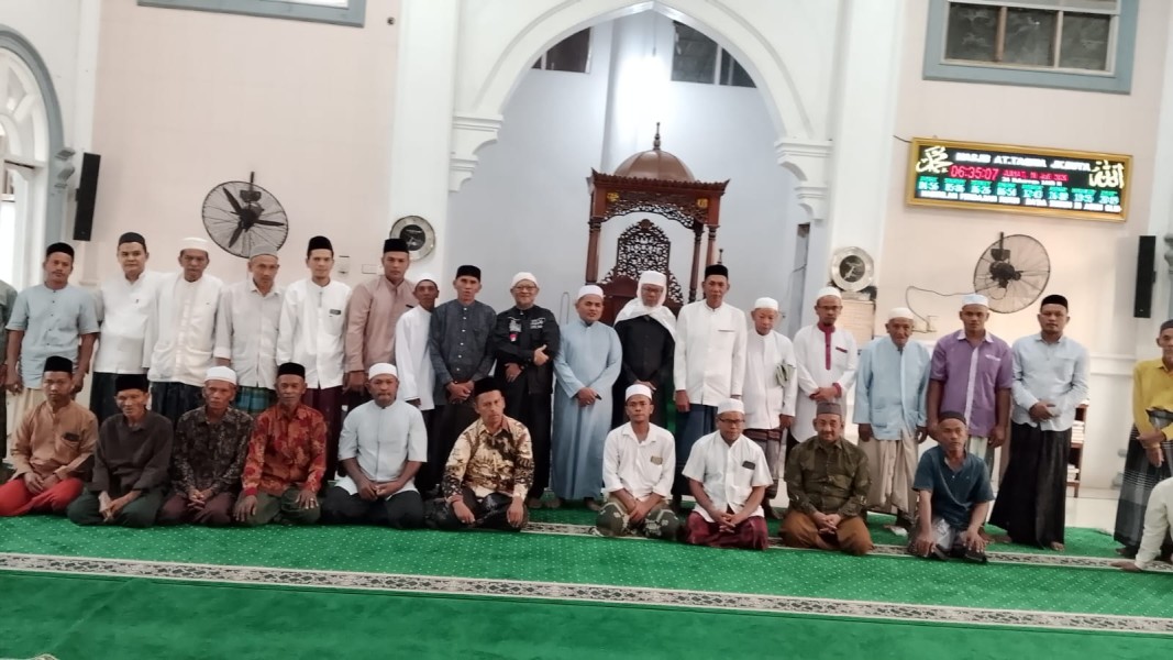 Jum’at Berkah Subuh Digelar di Mesjid Besar At-Taqwa Jangka Buya, Dimeriahkan Zikir Jama’ah Sirul Mubtadin