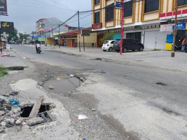 Pj. Wako Klaim Atasi Penanganan Jalan Rusak 70%, DPRD Pekanbaru: Coba Tunjukkan