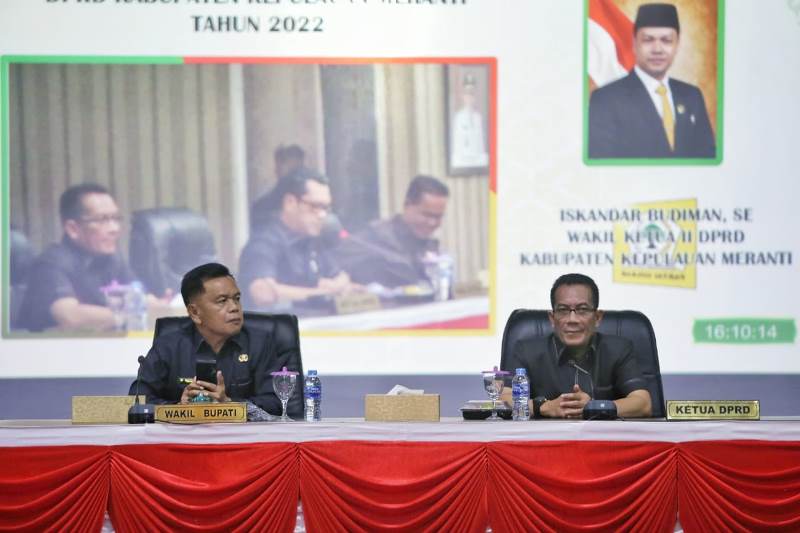 Asmar Sampaikan Raperda Penyertaan Modal PT. Bumi Meranti Perseroda