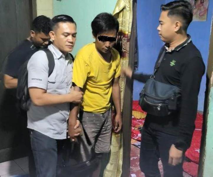 Supir Gudang di Pekanbaru Larikan Ribuan Dus Air Minum, Ditangkap di Banten
