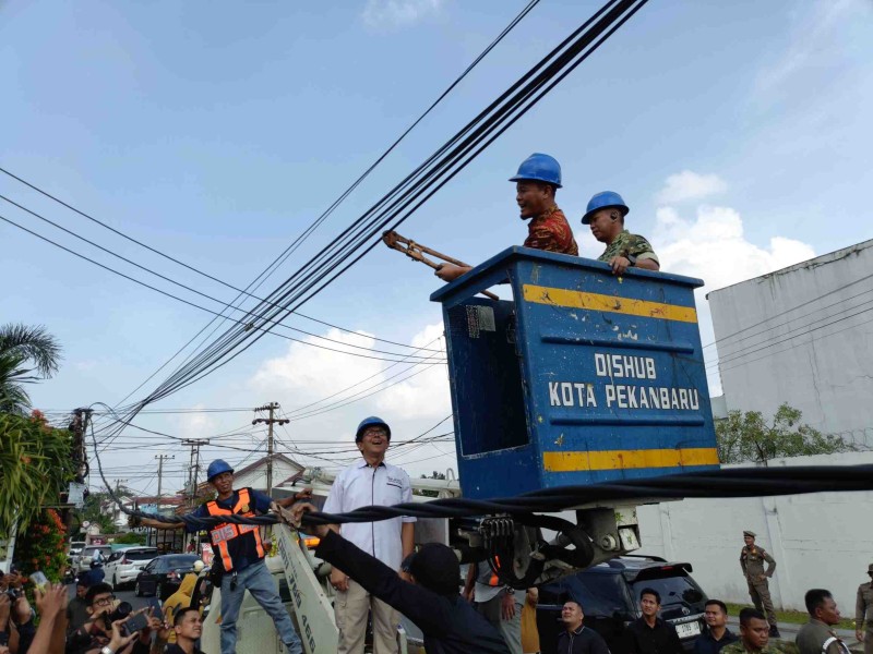 Penertiban Kabel FO di Pekanbaru Berlanjut Hingga Akhir Tahun