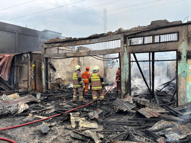 Tak Ada Korban Jiwa, Kebakaran di Jalan Pepaya Pekanbaru Lahap 4 Kios dan 1 Rumah
