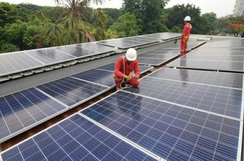 Pemerintah Targetkan  50% Energi Terbarukan RI dari Matahari