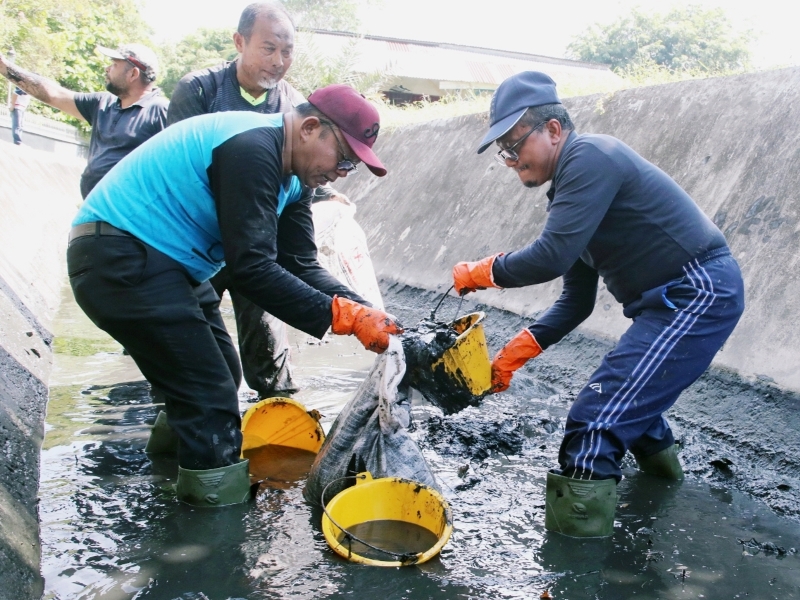 Sempena HUT Siak ke 23, Pemkab Siak Laksanakan Gotong Royong Bersama