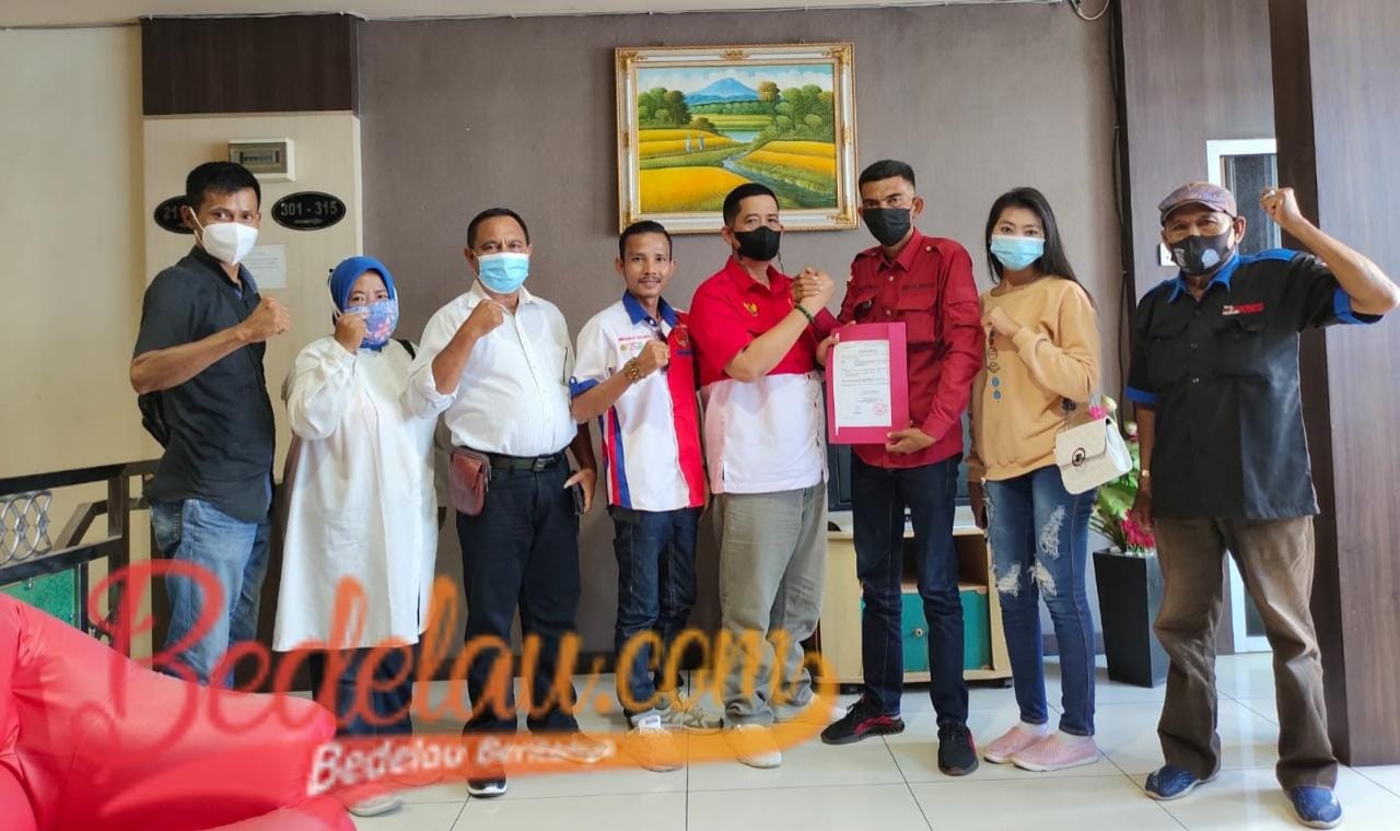 DPD PWRI Provinsi Riau Menyerahkan Mandat Ke DPC PWRI Kab. Kepulauan Meranti