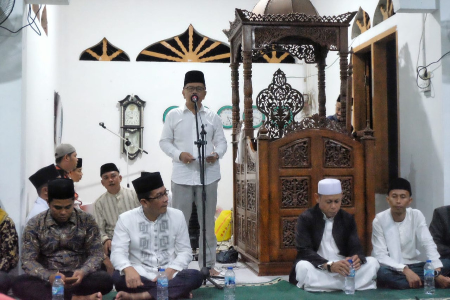 Safari Ramadan di Kampung Halaman, Asmar Santuni Anak Yatim dan Duafa