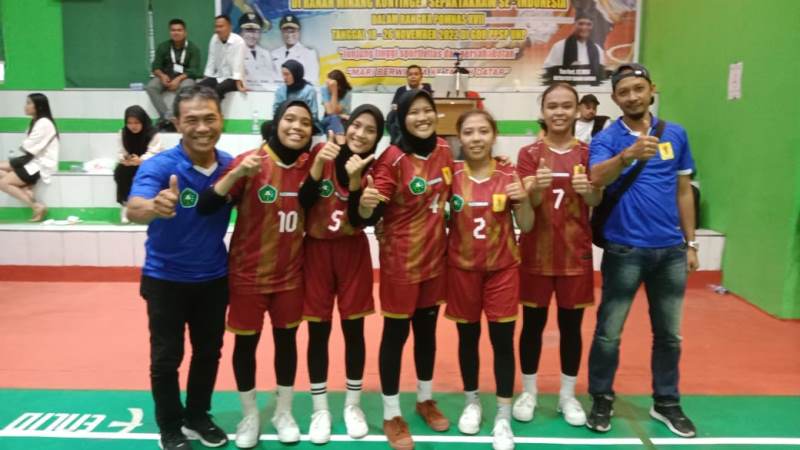 Diperkuat Tiga Mahasiswi Unilak, Putri Riau Lolos Semifinal Quadran Sepak Takraw di Pomnas Padang