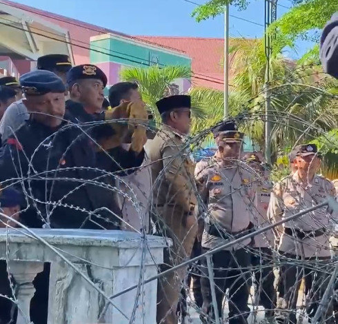 Unjuk Rasa di DPRD Riau, Ratusan Warga Terdampak Penertiban Satgas PKH Tolak Relokasi