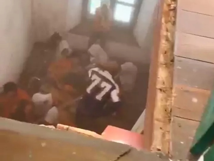 Lantai 2 Tangsi Belanda Siak Ambruk, Diduga Kurang Perawatan