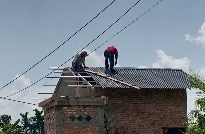 Mengejar Rezeki di Bawah Panas 'Bedengkang' Kota Pekanbaru