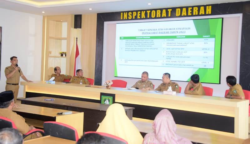 Inspektorat Gelar Rapat Staf dan Penandatanganan Pakta Integritas