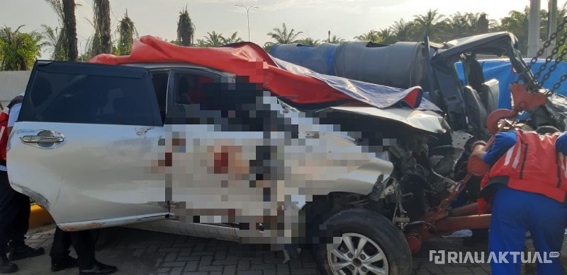 Tabrak Pembatas Jalan Tol Permai, Pengemudi Avanza Meninggal Dunia