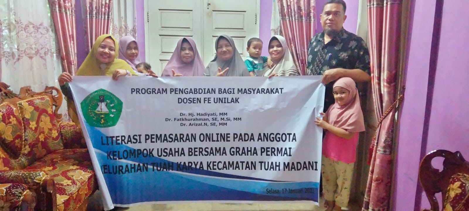 Literasi Pemasaran Online Pada Ibu-Ibu Rumah Tangga Sebagai Tulang Punggung Keluarga