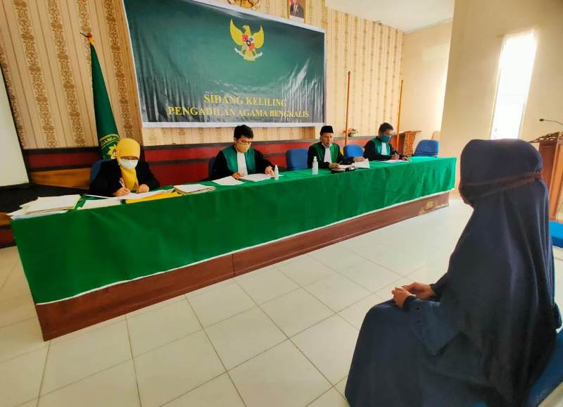 Tingkatkan Pelayanan, Hakim Pengadilan Agama Laksanakan Sidang Keliling
