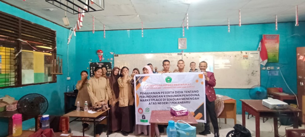 Beri Pemahaman Hukum Terkait Digital, Dosen FH Unilak Lakukan Sosialisasi di SMAN 7 Pekanbaru