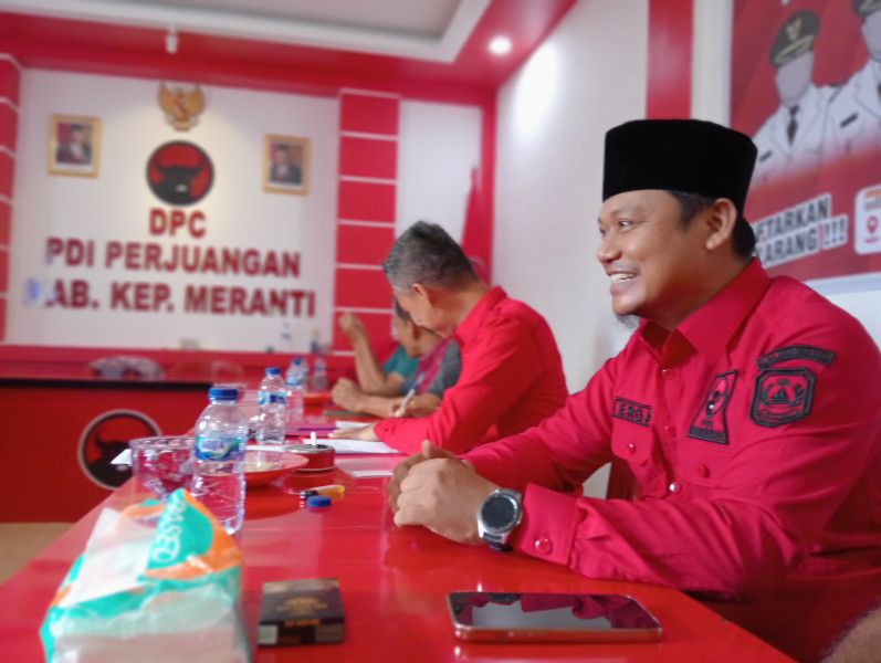 Secara Resmi Heri Saputra Mengembalikan Formulir Penjaringan Cakada di PDI-Perjuangan