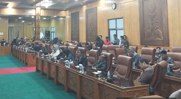 Lagi, Penampakan 4 Anggota DPRD Bengkalis Diberhentikan Parpol Hadiri Sidang Paripurna