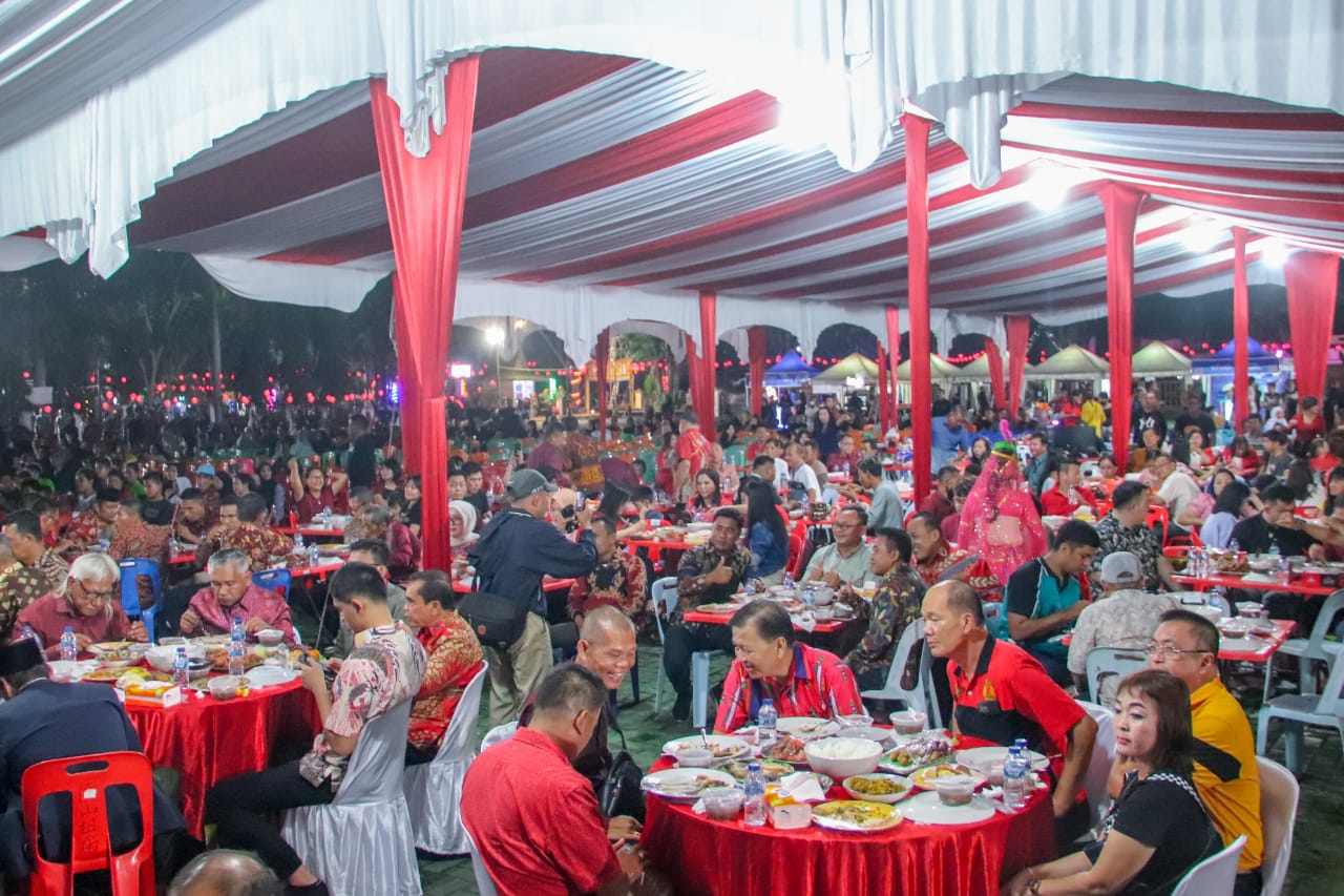 Ramah Tamah dan Makan Malam Bersama Warga Tionghoa, Bupati : Meranti Menerima Semua Suku dan Agama di Indonesia