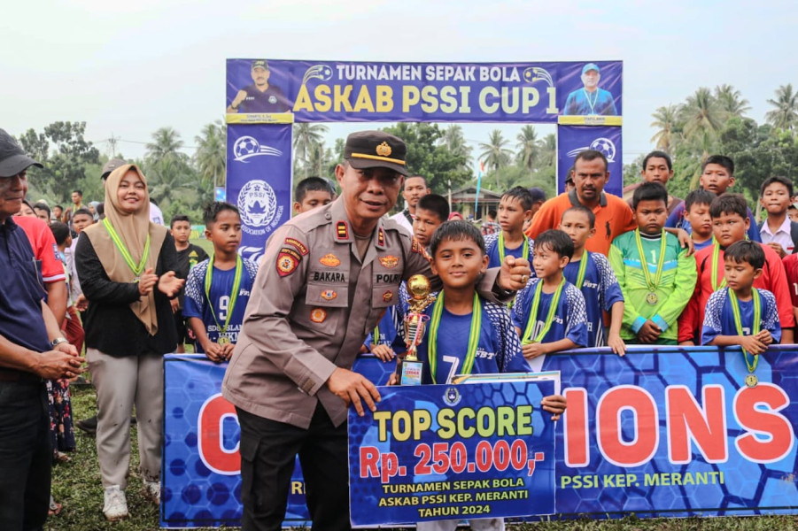 SD Al-Hikmah Tebingtinggi Juarai Turnamen Askab PSSI U-12