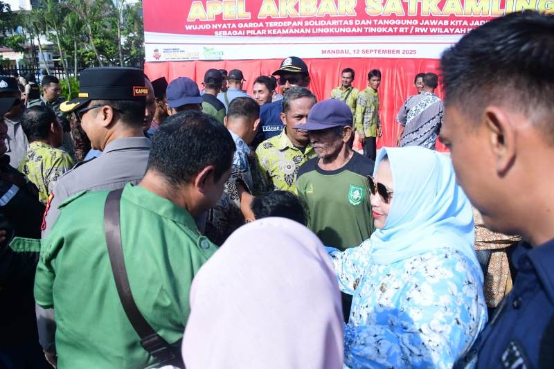 Bupati Kasmarni Dukung Penuh Upaya Kepolisian Jaga Kamtibmas Lingkungan Desa