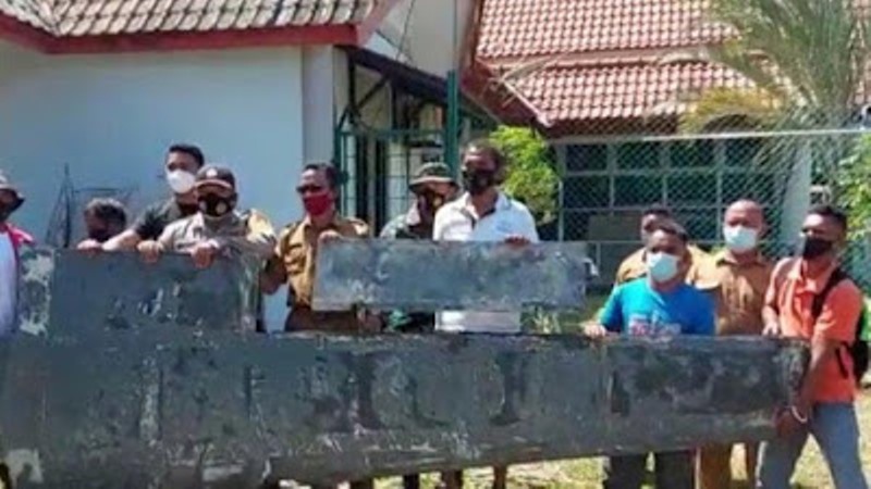 TNI AL Serahkan Benda Diduga Serpihan Pesawat di Bintan ke TNI AU