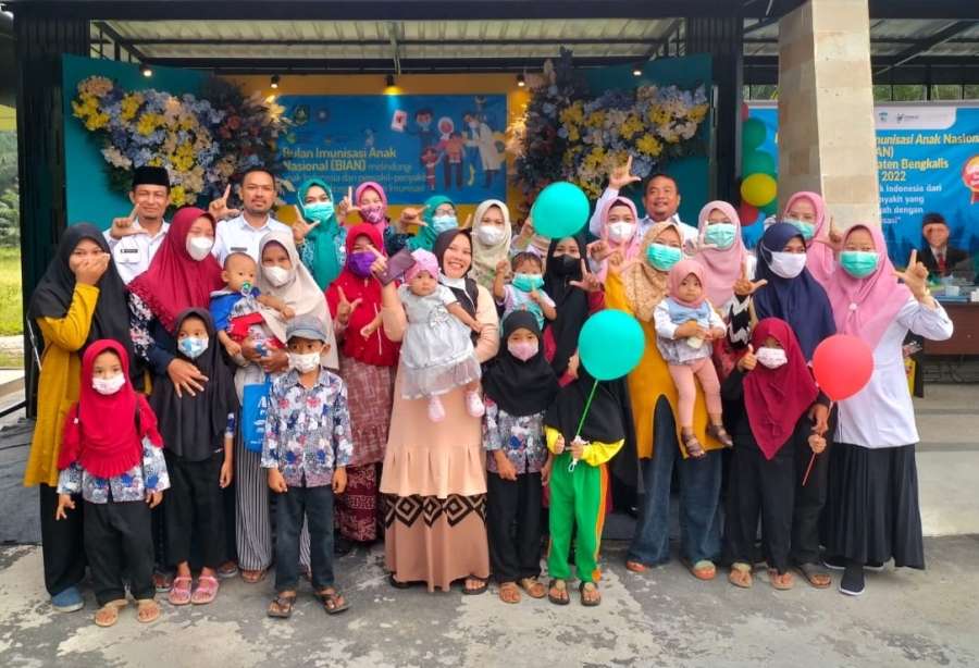 Hj. Siti Aisyah : 