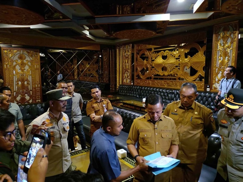 Video Pesta Waria Viral, Pemko Pekanbaru Segel Hiburan Malam Paragon