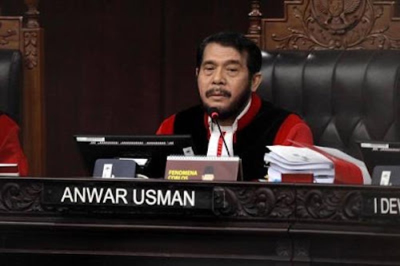 Adik Presiden Jokowi Akan Dinikahi Ketua MK Anwar Usman