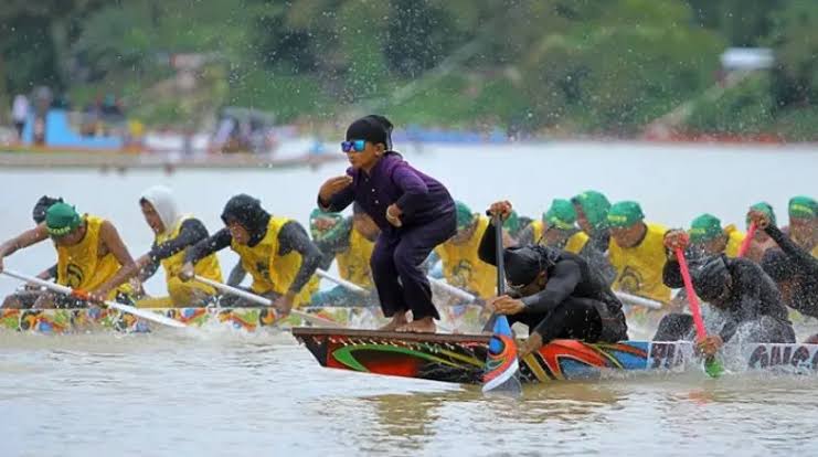 Viral Bocah Aura Farming, Penonton Festival Pacu Jalur 2025 Diprediksi Membeludak