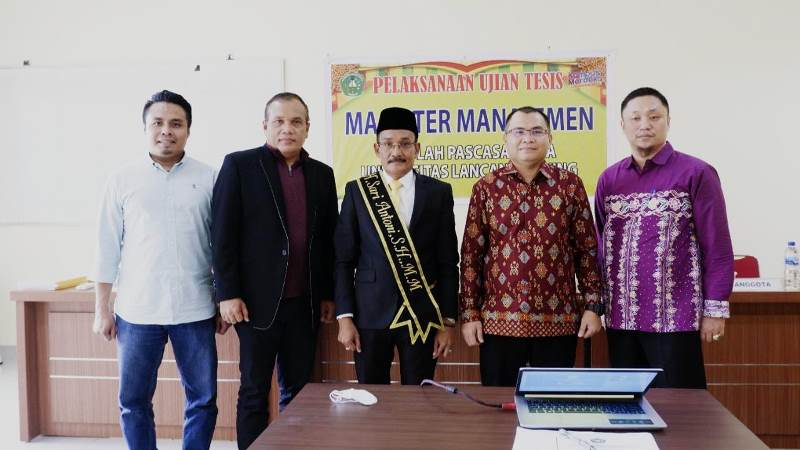 Anggota DPRD Riau H Sari Antoni Raih Gelar Magister Manajemen Pascasarjana Unilak
