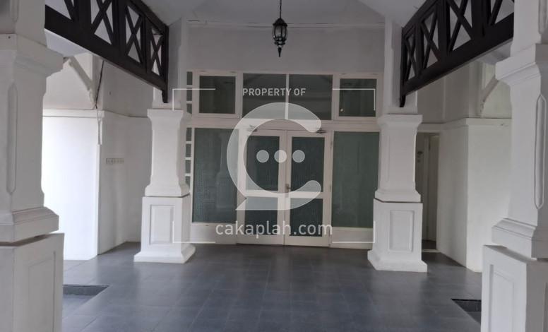 Berada di Kompleks Rumah Dinas, Ini Penampakan Kafe Tempat Gubernur Abdul Wahid Ditangkap