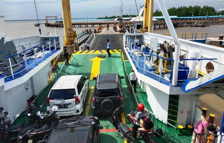 Krisis Penyeberangan ke Bengkalis, Warga Terpaksa Menginap di Mushalla Pelabuhan