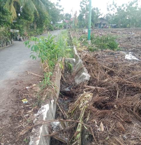 Warga Jalan Rambutan-Wonosari Barat  Kesalkan Parit Beton Dirusak Oknum