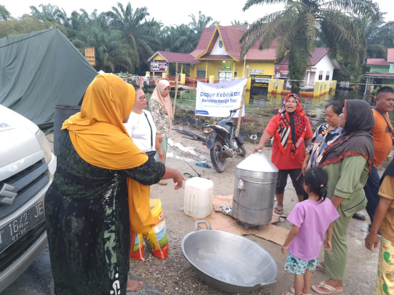 LAZnas PHR Buka Dapur Umum dan Posko Kesehatan Untuk Korban Banjir Riau