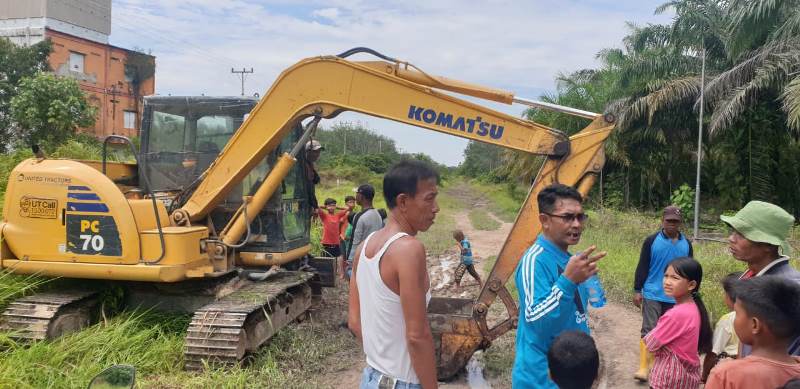 Dinas PUPR Bengkalis Langsung Eksekusi Perbaikan Jalan di Hutan Samak