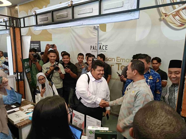 Ribuan Pencari Kerja Serbu Job Fair Pekanbaru 2026