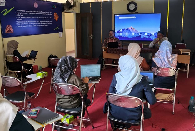 Penguatan Kompetensi Guru SMK 5 Agustus dalam Menyusun Buku Ajar Digital Berbasis AI