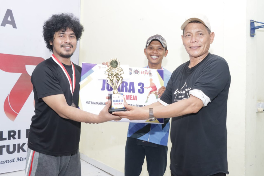 Pererat Silaturahmi dan Kemitraan, Kapolres Meranti Taja Turnamen Tenis Meja antar Wartawan