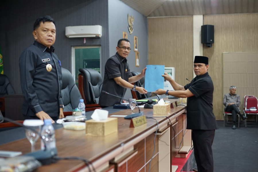 DPRD Kepulauan Meranti Gelar Paripurna Pandangan Fraksi Terhadap Lima Ranperda Usulan Pemerintah Daerah