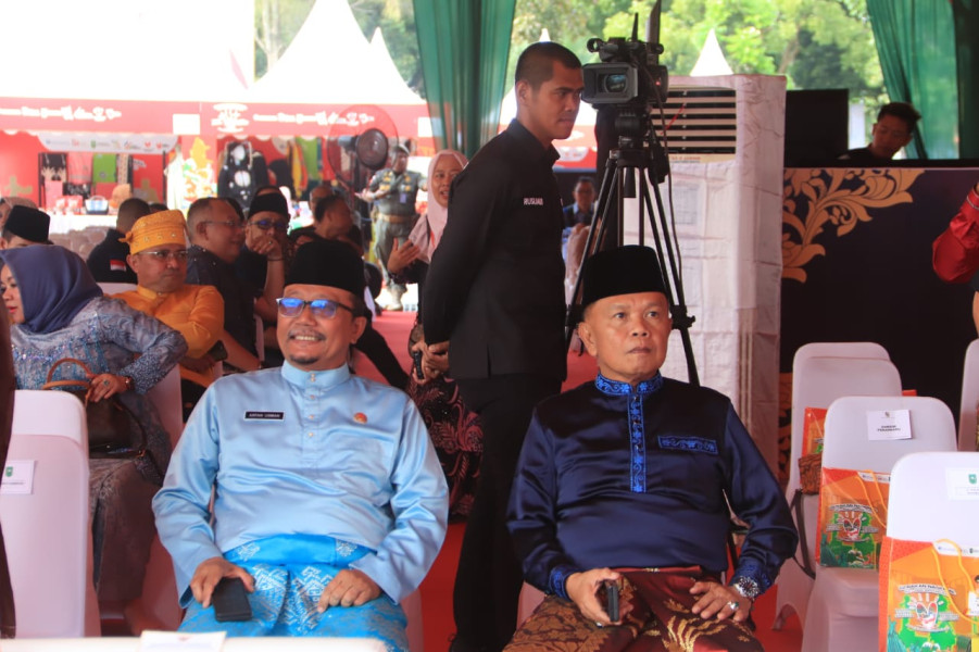 Plt Bupati Asmar Ajak Masyarakat Bangga Produk Lokal