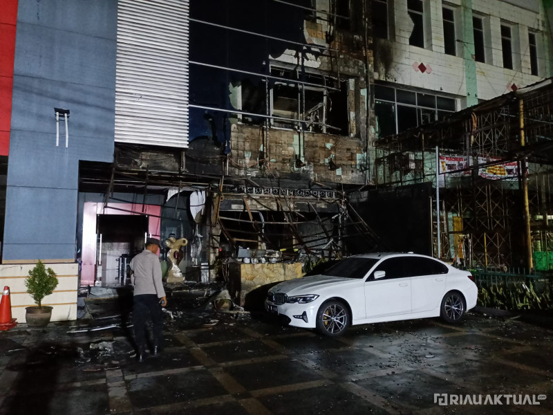 Ini Penyebab Si Jago Merah Lahap Hotel Benteng di Pekanbaru